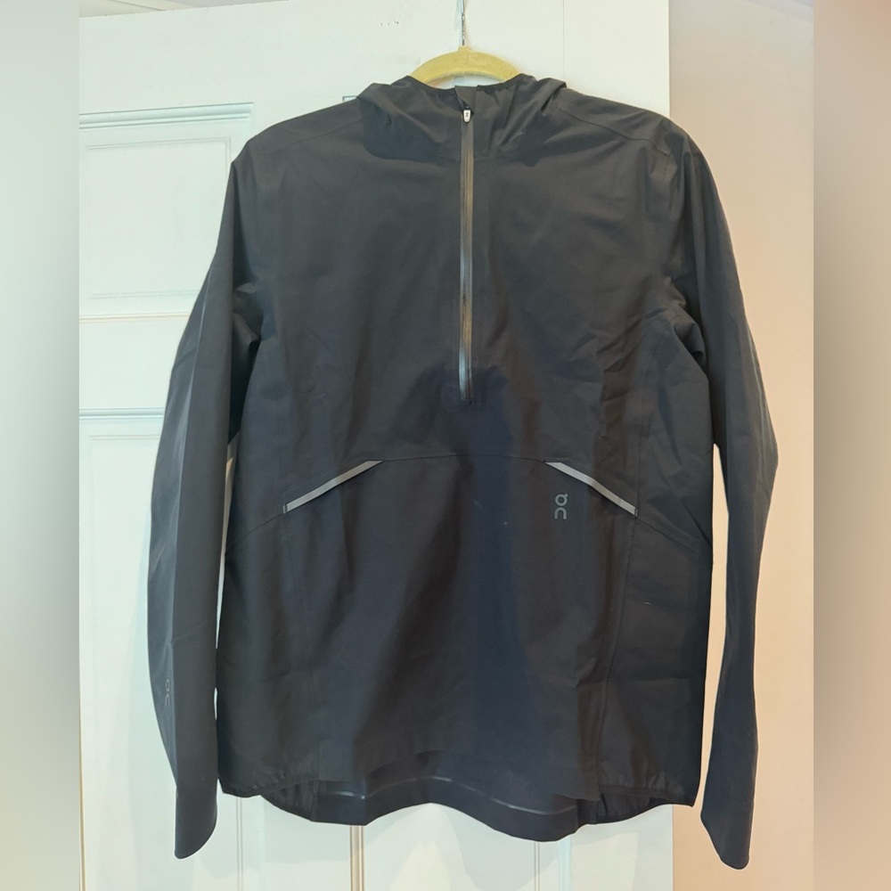 ON running zip up